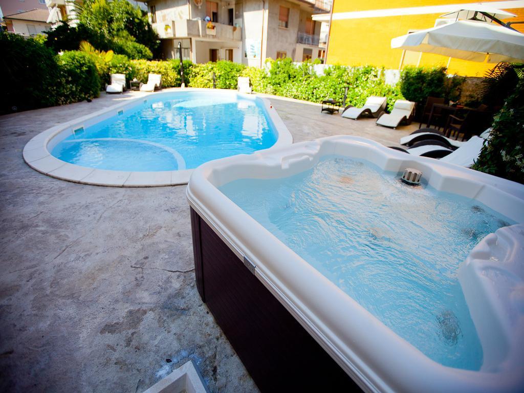 Residence La Guirita Торторето Экстерьер фото